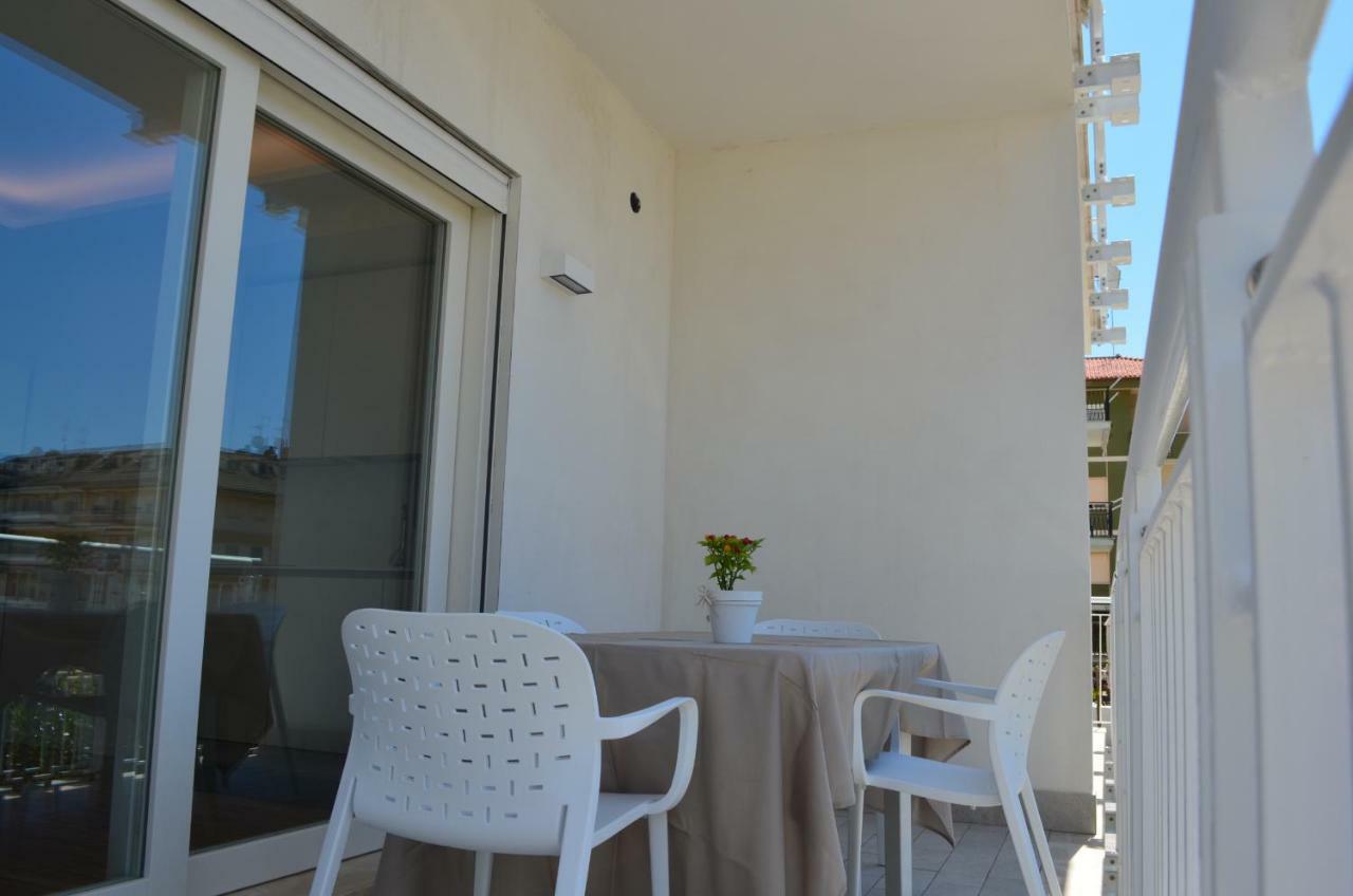 Apartments Сперлонга Екстериор снимка